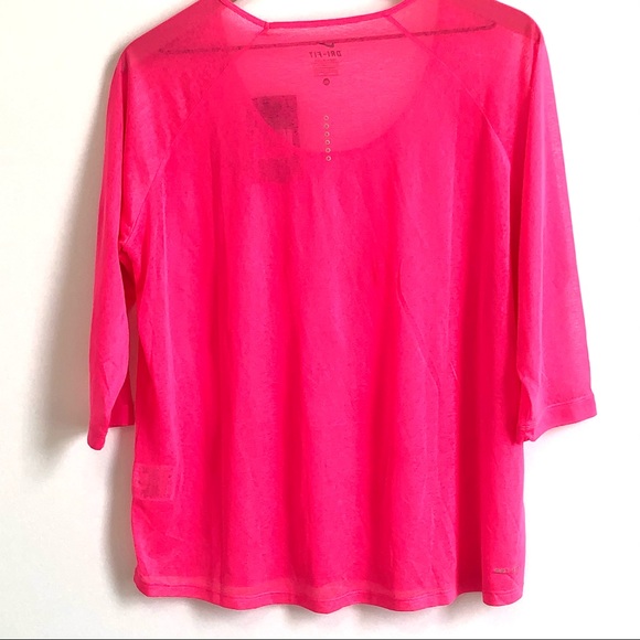 NWT | Nike | 3 Quarter Sleeve Cropped Dri-fit Top - Picture 2 of 6